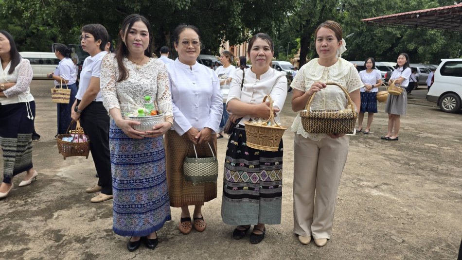 นายถนอม​ สมผล​ นายก​เทศมนตรี​ตำบลงิ้วด่อน มอบหมายให้นางฐิติชญาภา  ศรีชุบร่วง​  ผู้อำนวยกองการศึกษา​เทศบาลตำบลงิ้วด่อนพร้อมด้วยพนักงานเทศบาล พนักงานจ้าง ร่วมงานพิธีถวายพระพรพระเจ้าวรวงศ์เธอพระองค์เจ้าโสมสวลี​ กรมหมื่นสุทธนารีนาถ เนื่องในวันคล้ายวันประสูติ ณ วัดป่าสุทธาวาส