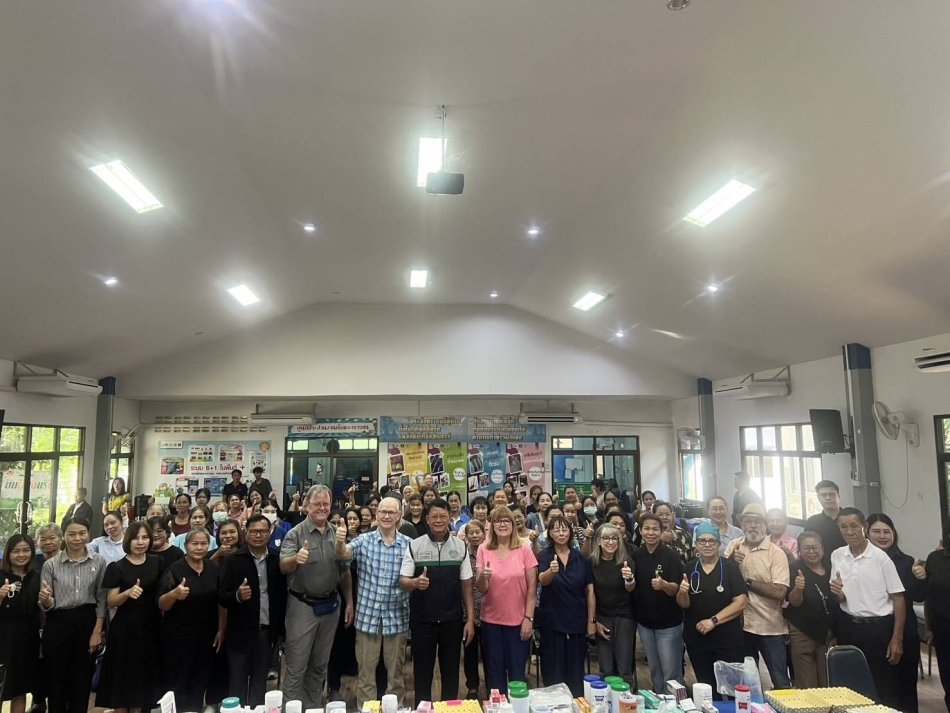 นายถนอม  สมผล  นายกเทศมนตรีตำบลงิ้วด่อน คณะผู้บริหาร เจ้าหน้าที่เทศบาลตำบลงิ้วด่อน  ให้การต้อนรับมูลนิธิความหวังกรุงเทพฯโครงการหน่วยแพทย์เคลื่อนที่จิตอาสานานาชาติ โดยมีกิจกรรมการตรวจรักษาสุจภาพ...