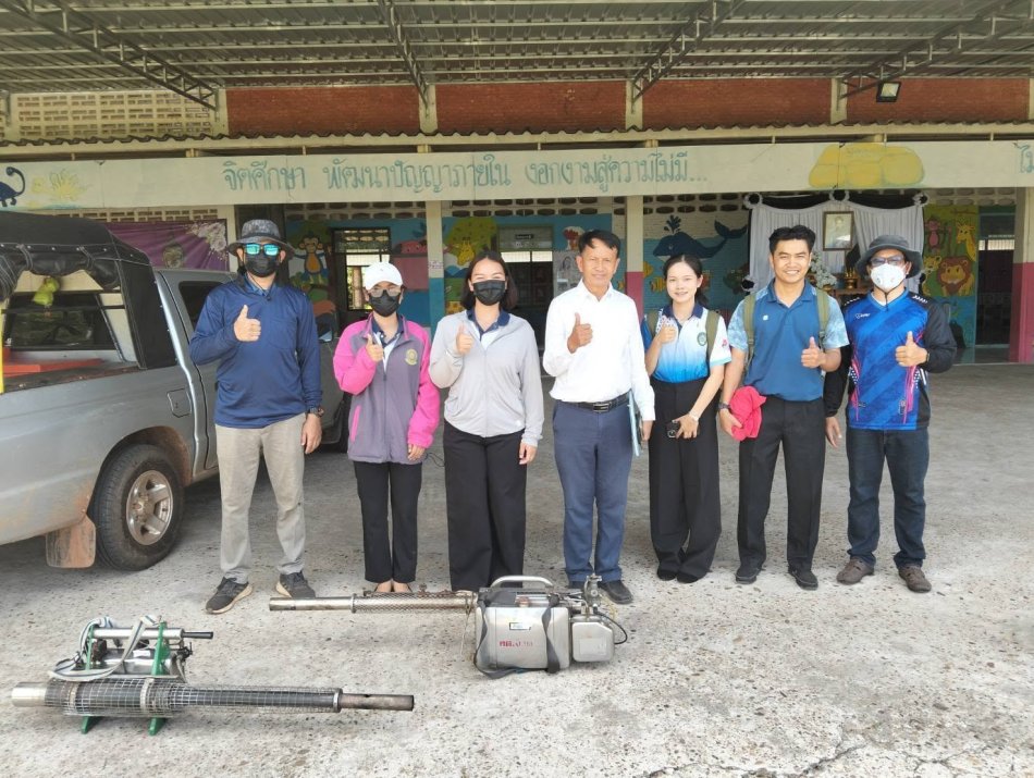 งานสาธารณสุขและสิ่งแวดล้อม​ ออกดำเนินการพ่นหมอกควันกำจัดยุงตัวเต็มวัยในพื้นที่กลุ่มเป้าหมาย(วัดและสถานศึกษา) ตามแผนพ่นหมอกควัน
