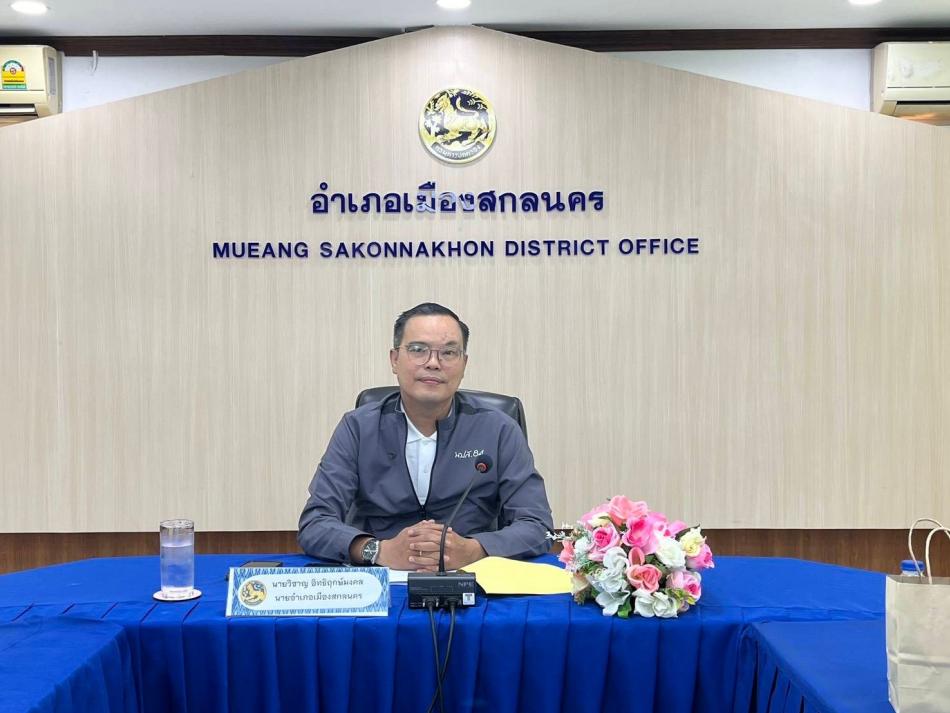 นายถนอม​ สมผล​  นายกเทศมนตรีตำบลงิ้วด่อน​ มอบหมายให้​พ.ต.ระเวียง​ ฤทธิธรรม รองนายกเทศมนตรีตำบลงิ้วด่อน​ เข้าร่วมประชุมการขับเคลื่อนการดำเนินงานขจัดความยากจนในระดับจังหวัดและระดับอำเภอเกิดการบูรณาการร่วมกัน​โดยมีท่านนายอำเภอเมืองสกลนคร​เป็นประธานในการประชุม​ในครี้งนี้