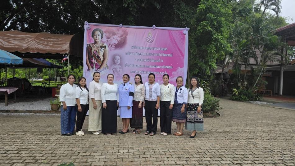 นายถนอม​ สมผล​ นายก​เทศมนตรี​ตำบลงิ้วด่อน มอบหมายให้​ กองการศึกษา​เทศบาลตำบลงิ้วด่อน​ร่วมทำบุญ ตักบาตร​  ในงานเฉลิมพระเกียรติสมเด็จพระนางเจ้ารำไพพรรณี​ พระบรมราชินี​ ในรัชกาลที่ 7 เนื่องในโอกาสประกาศยกย่องพระเกียรติคุณพระราชกรณียกิจในวาระครบ 100 ปี ณ​ วัดป่า​สุทธาวาส