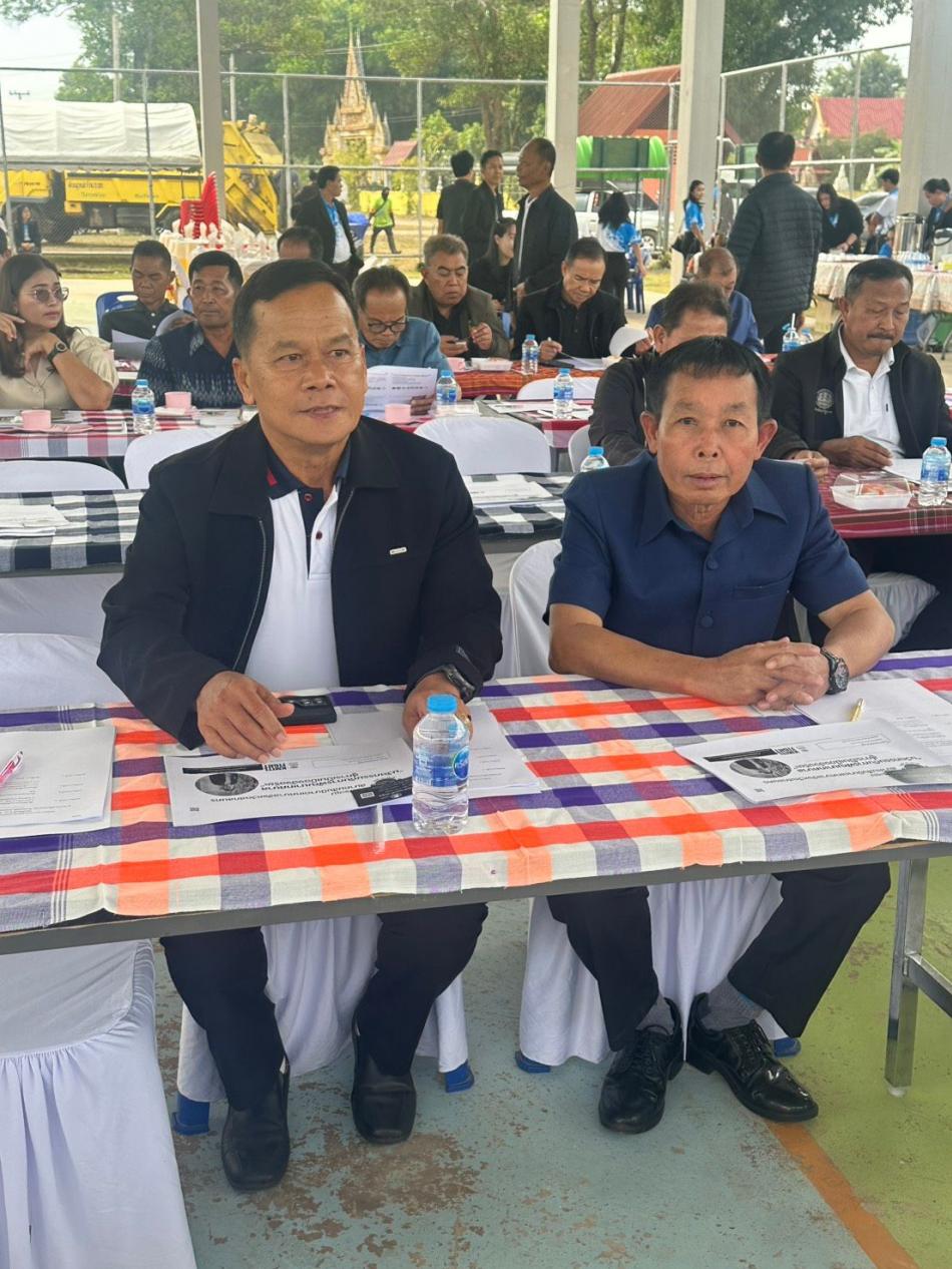 พันตรีระเวียง​ ฤทธิธรรม รองนายกเทศมนตรีพร้อมด้วยนายเรืองยศ​ ผาจันยอ​ ประธานสภาเทศบาลตำบลงิ้วด่อนเข้าร่วมการประชุมสันนิบาตเทศบาลจังหวัดสกลนคร​ ณ​ โดมกีฬาหนองทุ่ม​ ตำบลหนองอ้อ  ​อำเภอพรรณานิคม​  จังหวัดสกลนคร