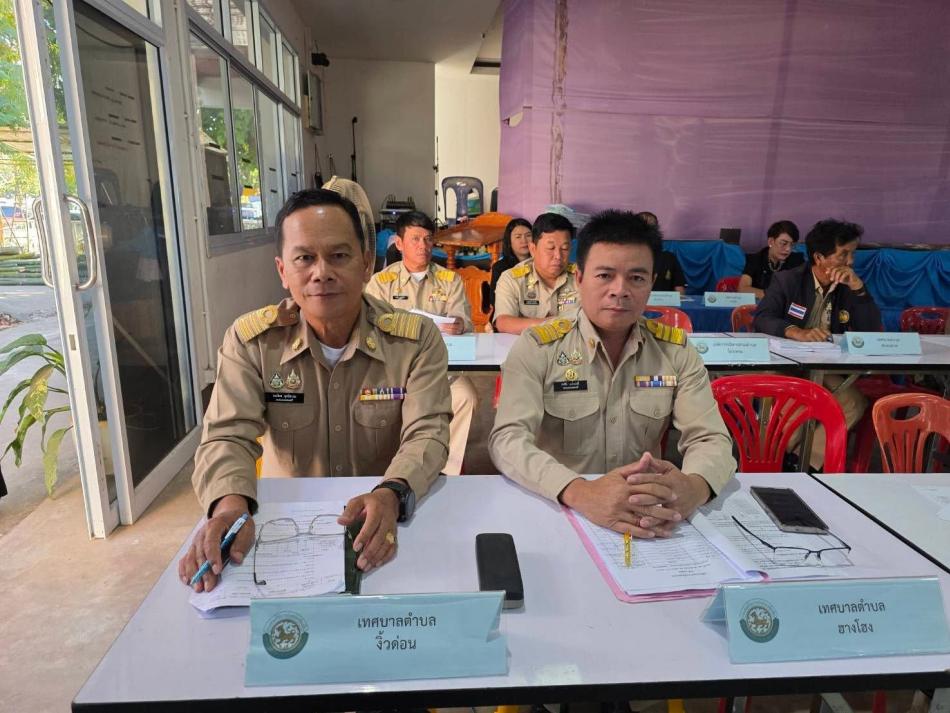 นายถนอม​ สมผล​ นายก​เทศมนตรี​ตำบล​งิ้วด่อน​ มอบหมายให้พันตรีระเวียง​ ฤทธิธรรม​ รองนายกเทศมนตรี​ เข้าร่วมการประชุมประจำเดือนหัวหน้าส่วนราชการและประชุมเตรียมความพร้อมในการป้องกันและลดอุบัติเหตุทางถนนช่วงเทศกาลปีใหม่​ พ.ศ​ 2569